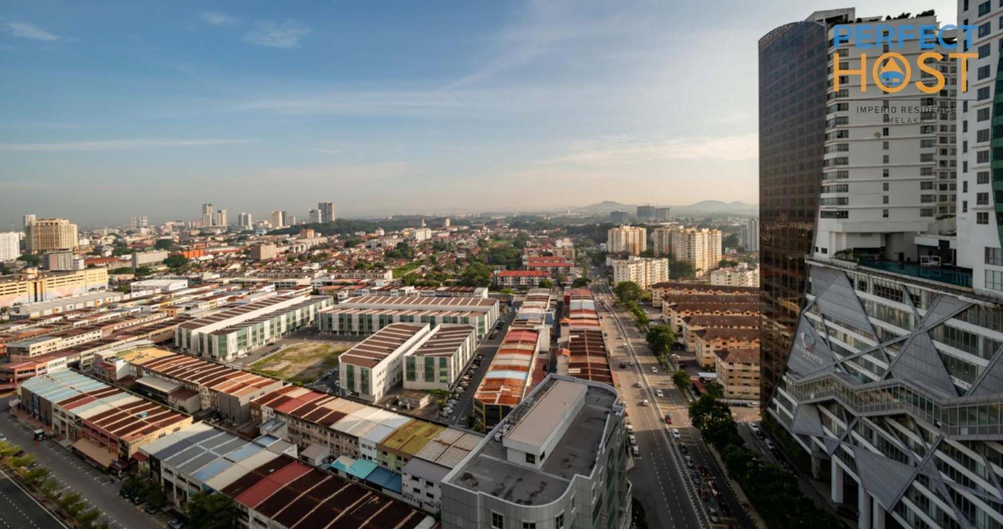Malacca Imperio Residence Seafront By Perfect Host מראה חיצוני תמונה