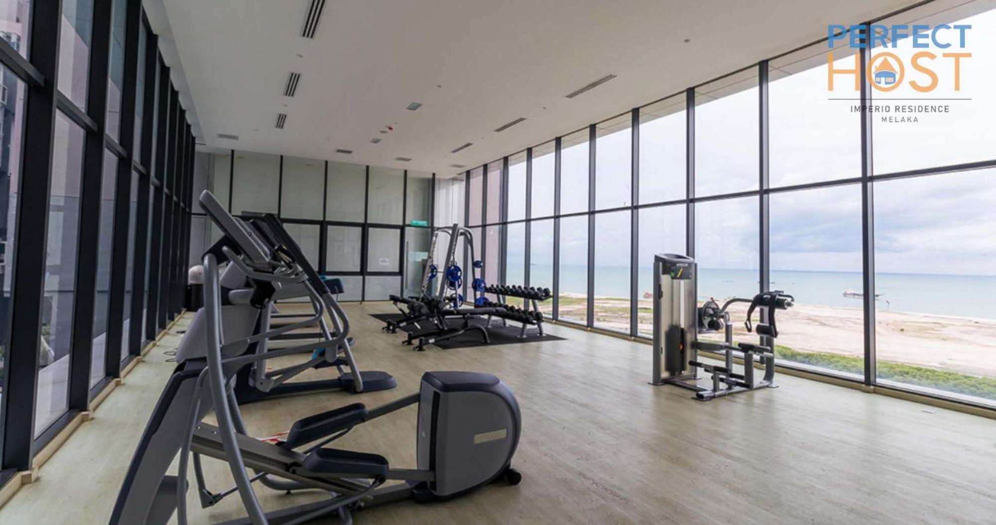 Malacca Imperio Residence Seafront By Perfect Host מראה חיצוני תמונה