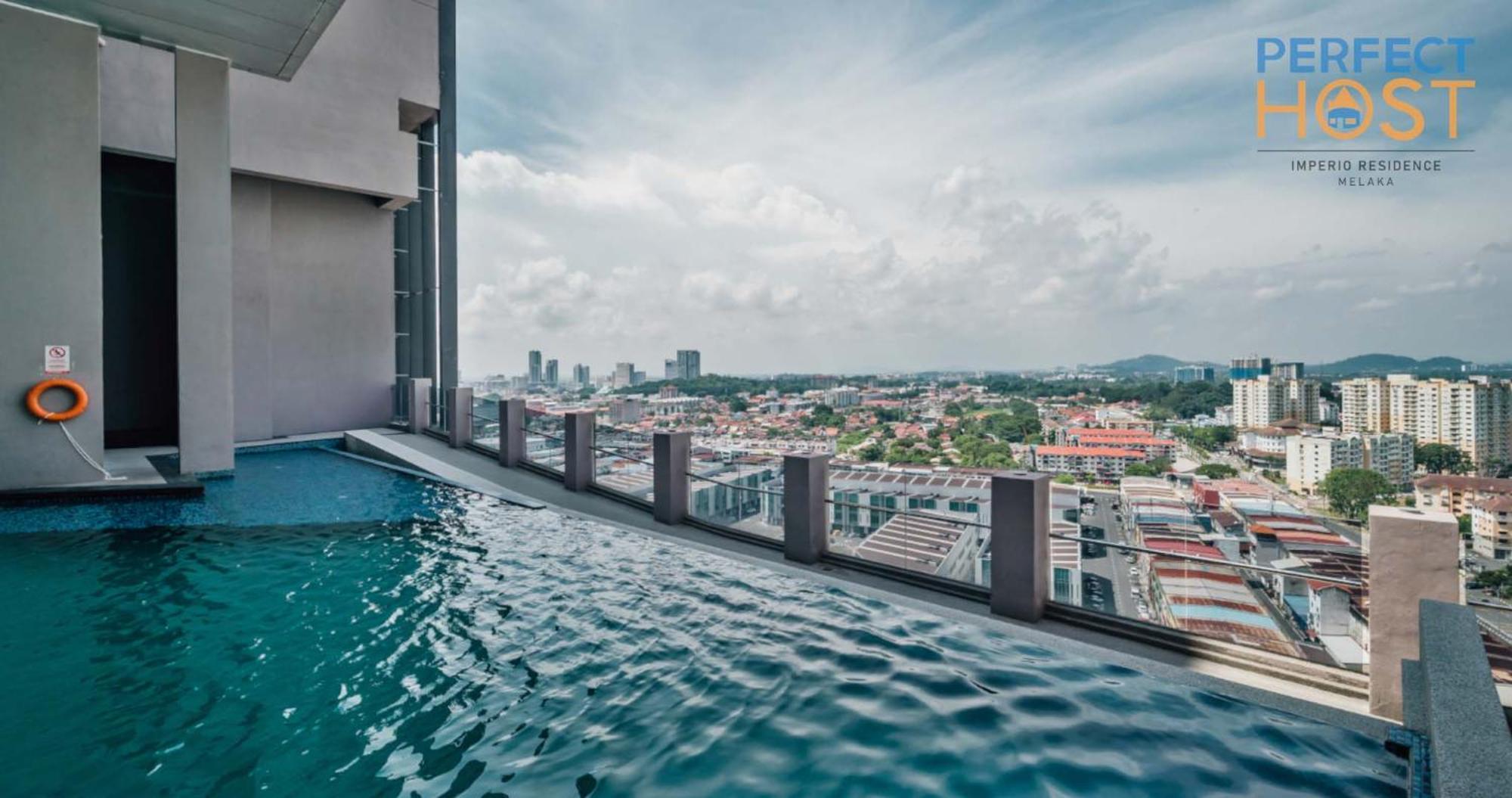 Malacca Imperio Residence Seafront By Perfect Host מראה חיצוני תמונה